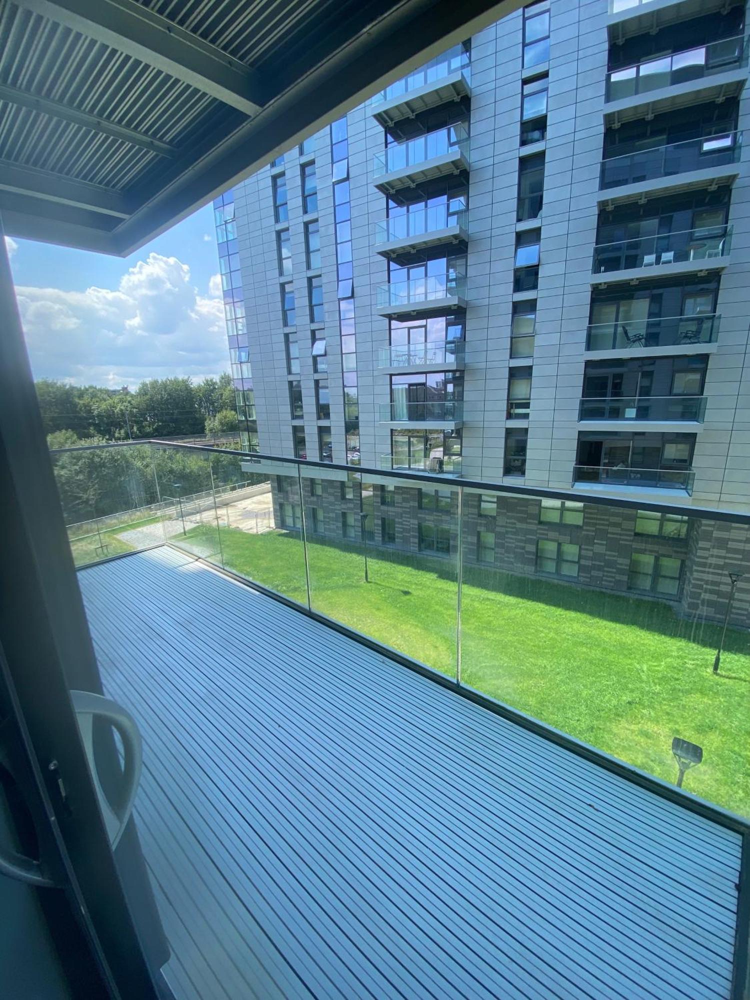 Luxury 2-Bed High-Rise In Manchester With Parking المظهر الخارجي الصورة