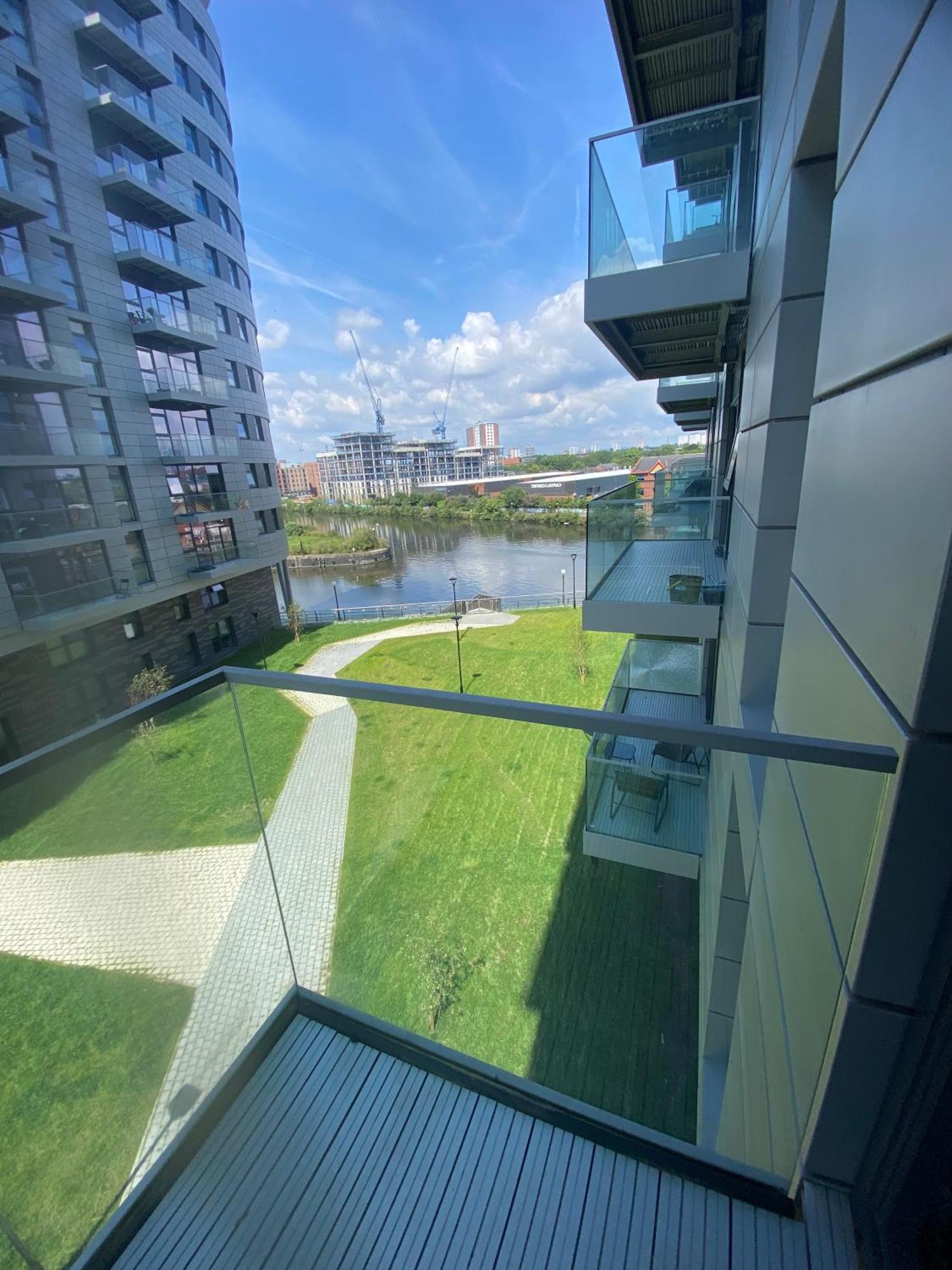 Luxury 2-Bed High-Rise In Manchester With Parking المظهر الخارجي الصورة